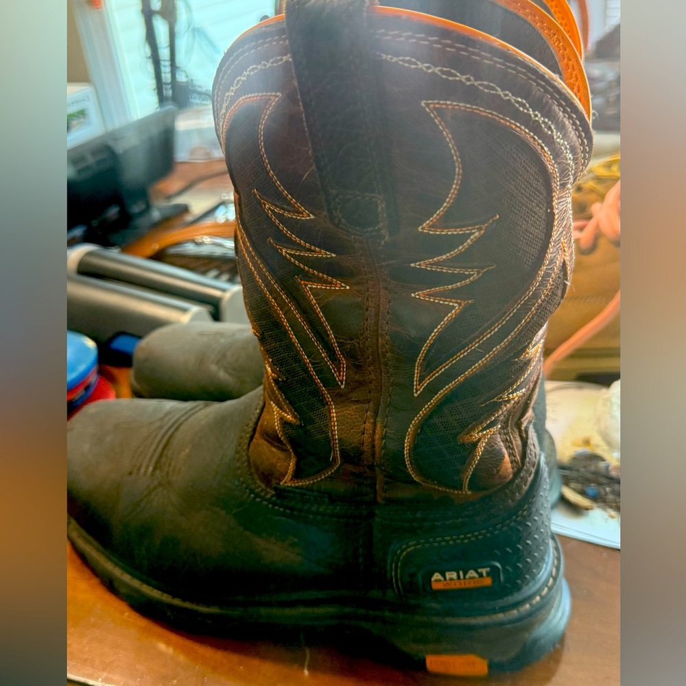 Ariat Intrepid VentTEK Composit Toe 11" Work Boot Size 9
MFRP $429.00. Like new